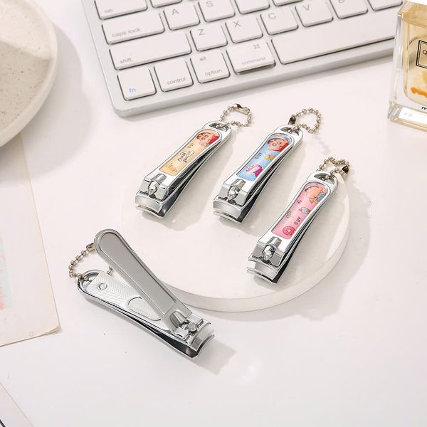 Cắt móng Shin-chan