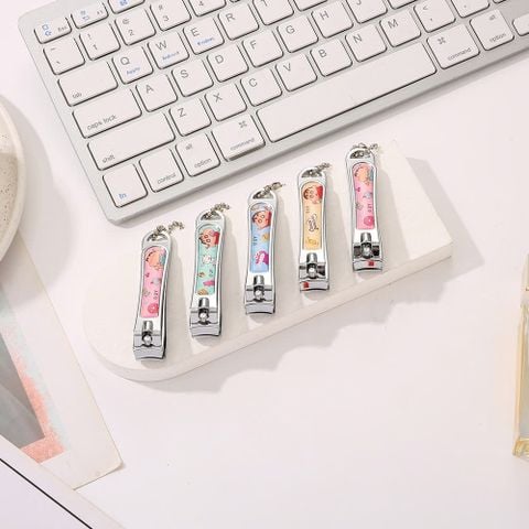 Cắt móng Shin-chan