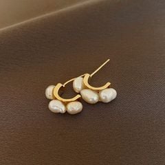 Bông Tai Ngọc Trai Khoá Chữ C Đính 3 Hạt Ngọc Trai Baroque Tự Nhiên MADAME HIEN PEARLS BTB103