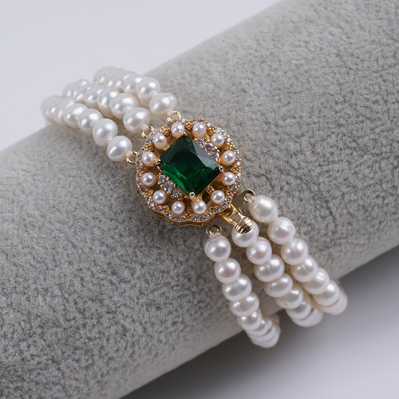 Vòng Tay Ngọc Trai 3 Dây Ngọc Khoá Ngọc Bích Phong Cách Hoàng Gia MADAME HIEN PEARLS Cho Nữ VTT109