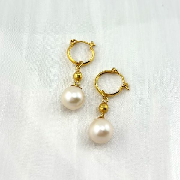 Bông Tai Vàng Thật 10K 4' Móc Tròn Tua Rua Bi Vàng Đính 1 Hạt Ngọc Trai 9mm Tròn Cao Cấp MADAME HIEN PEARLS V10BTT007
