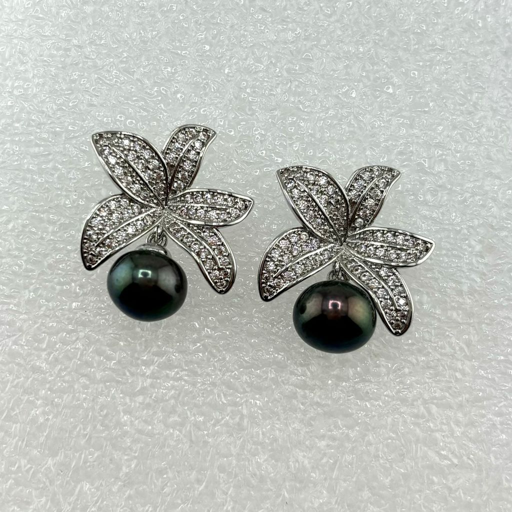 Bông Tai Ngọc Trai Tự Nhiên Mặt Hoa Ly Khung Bạc Đính Đá Zircon MADAME HIEN PEARLS Cho Nữ BTN191B Bạc