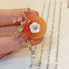 Trâm Cài Áo MADAME HIEN PEARLS Ghim Cài Hình Hoa Đào Đính Hạt Trai Tự Nhiên Phối Tua PKC004