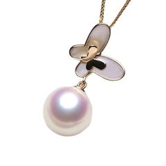 Vòng cổ Bướm Hai Lớp Cánh Mạ Vàng Dày Mặt Bướm Ngọc Trai Nước Ngọt MADAME HIEN PEARL Tươi Tắn Tự Nhiên MN015