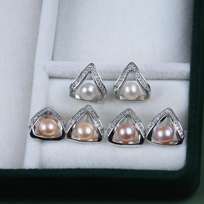 Bông Tai Ngọc Trai MADAME HIEN PEARLS Hình Học Tam Giác Đính Đá sang trọng BTN003