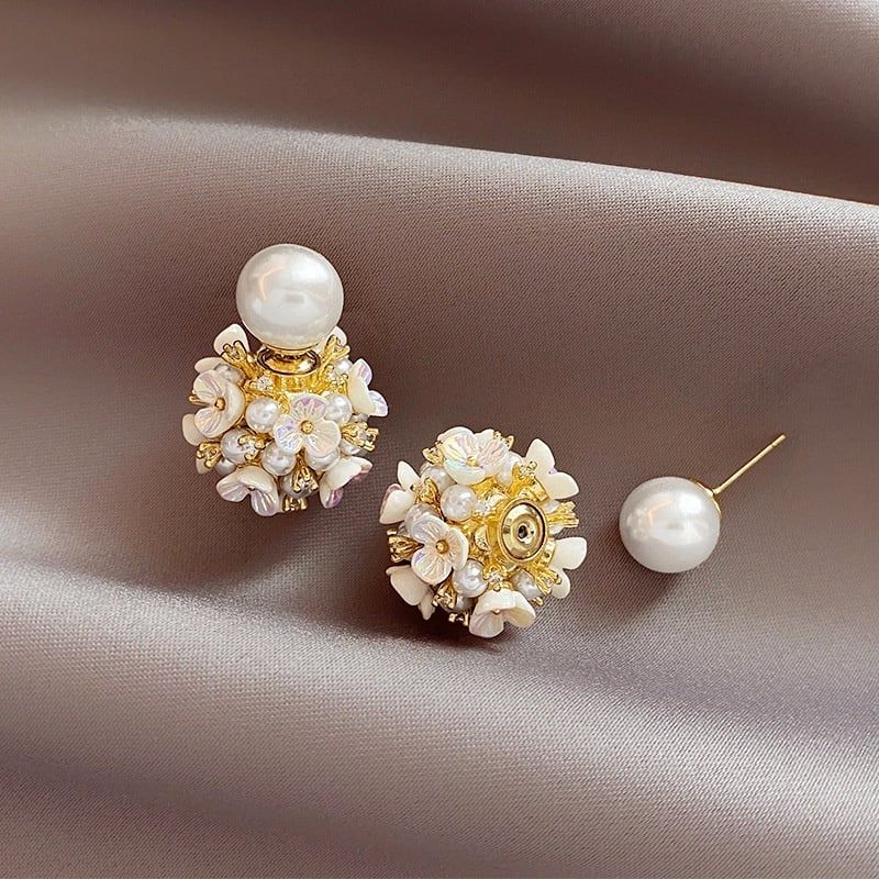 Bông Tai Hoa Cẩm Tú Cầu 3D Vỏ Sò Đính Ngọc Trai Nuôi Tự Nhiên Quý Phái 2 Kiểu Đeo Linh Hoạt MADAME HIEN PEARLS Cho Nữ BTN039