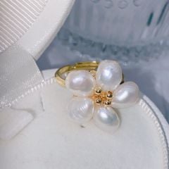 Nhẫn Hoa Mai 5 Cánh Đính Ngọc Trai Tự Nhiên Phong Cách Baroque Madame Hien Pearls NB005