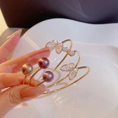 Vòng Tay MADAME HIEN PEARLS Titan 18K Còng Đính Hạt trai Nước Ngọt Tự Nhiên Hình Bướm Sang Trọng VTT011