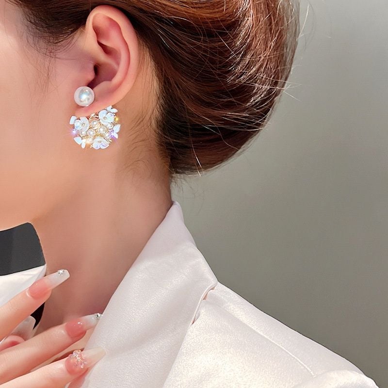 Bông Tai Hoa Cẩm Tú Cầu 3D Vỏ Sò Đính Ngọc Trai Nuôi Tự Nhiên Quý Phái 2 Kiểu Đeo Linh Hoạt MADAME HIEN PEARLS Cho Nữ BTN039