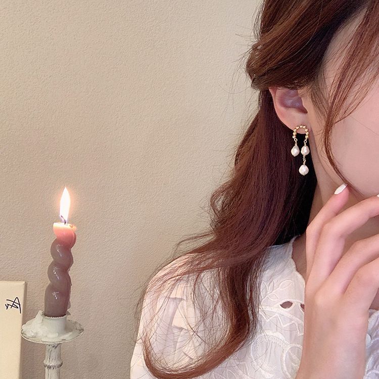 Bông Tai MADAME HIEN PEARLS Bạc 925 Mạ Dáng Dài Đính Ngọc Trai Tua Rua Thời Trang BTG021