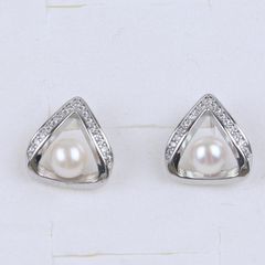 Bông Tai Ngọc Trai MADAME HIEN PEARLS Hình Học Tam Giác Đính Đá sang trọng BTN003