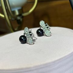Bông Tai Ngọc Trai Nước Ngọt Tự Nhiên Dáng Ong Đen Độc Đáo, Ấn Tượng MADAME HIEN PEARLS BTN126D
