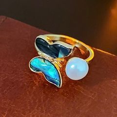 Nhẫn Ngọc Trai Tự Nhiên Mặt Bướm Nguyên Cánh Xà Cừ Vỏ Bàu Ngư MADAME HIEN PEARLS Cho Nữ NN111