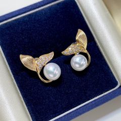 Khuyên Tai Đuôi Cá đính Đá và Ngọc Trai Tự Nhiên MADAME HIEN PEARLS đơn giản, quyến rũ cho nữ BTN011