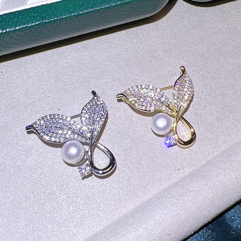 Trâm Cài Áo MADAME HIEN PEARLS Ghim Cài Hình Hai Chiếc Lá Đính Đá Quý và Hạt Trai PKC005