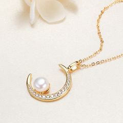 Vòng cổ Hạt Trai Mặt Trăng Khuyết MADAME HIEN PEARL Dễ Thương MN006