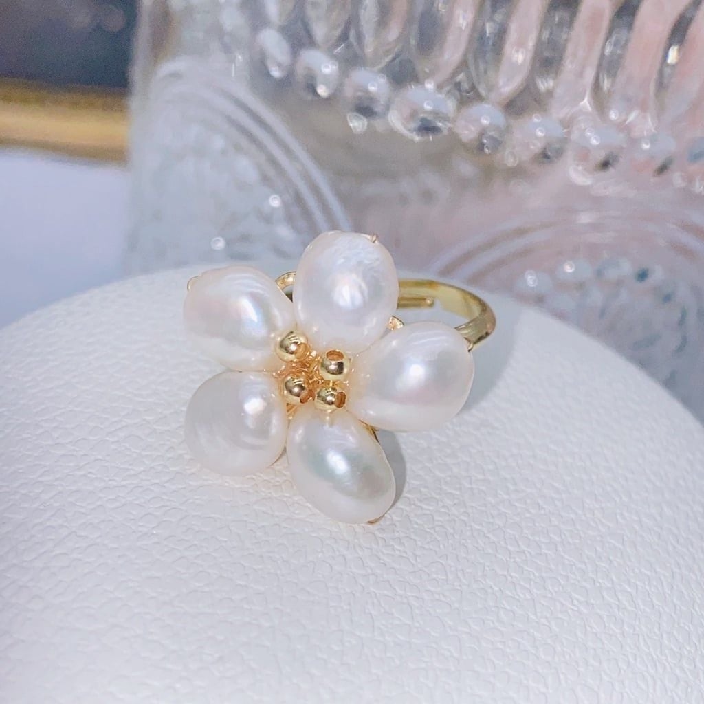 Nhẫn Hoa Mai 5 Cánh Đính Ngọc Trai Tự Nhiên Phong Cách Baroque Madame Hien Pearls NB005