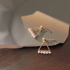 Bông Tai Hình Học Tam Giác Đính Ngọc Trai MADAME HIEN PEARLS Sang Trọng Phong Cách Châu Âu BTT021