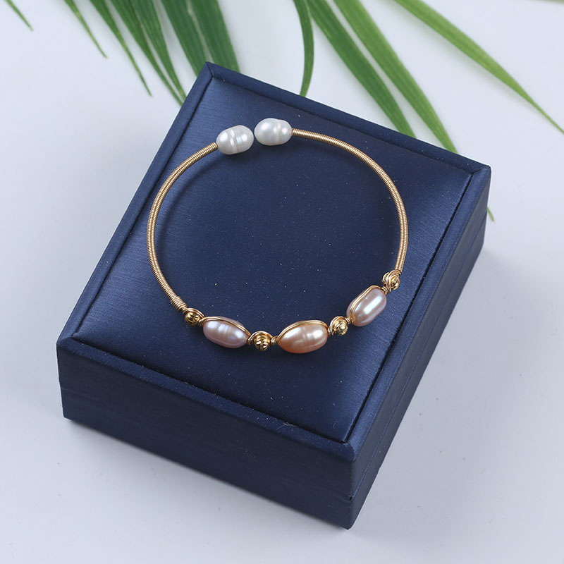 Vòng Tay Ngọc Trai Dáng Gạo Phối 3 Hạt Ngọc Trai Dáng Gạo Mix Màu MADAME HIEN PEARL VTG042