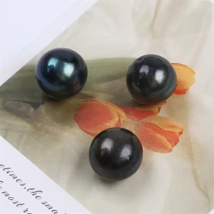 Hạt Ngọc Trai Đen Tự Nhiên Không Lỗ 11-13mm Có Ít Tì MADAME HIEN PEARLS HT004D