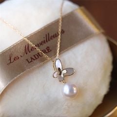Vòng cổ Bướm Hai Lớp Cánh Mạ Vàng Dày Mặt Bướm Ngọc Trai Nước Ngọt MADAME HIEN PEARL Tươi Tắn Tự Nhiên MN015