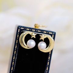 Bông Tai Ngọc Trai Tự Nhiên Kiểu Trăng Khuyết MADAME HIEN PEARLS Cho Nữ BTN029