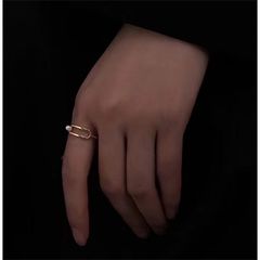 Nhẫn Mạ Vàng 18K Đính Ngọc Trai Mặt Chữ Nhật MADAME HIEN PEARLS Unisex Nam Nữ NN016