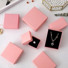 Hộp giấy 2 lớp đựng trang sức sang trọng màu hồng 8x10x4,5cm MADAME HIEN PEARLS