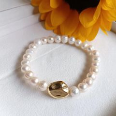 Vòng Tay Ngọc Trai 8-9mm Mặt Hạt Charm Kim Loại Sang Chảnh RUNWAY Fashion MADAME HIEN PEARLS VTT021