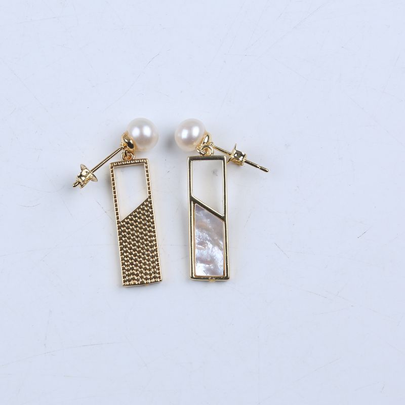 Khuyên Tai Hình Học Cá Tính Xà Cừ Đính Ngọc Trai Tự Nhiên Thời Trang MADAME HIEN PEARLS BTN016