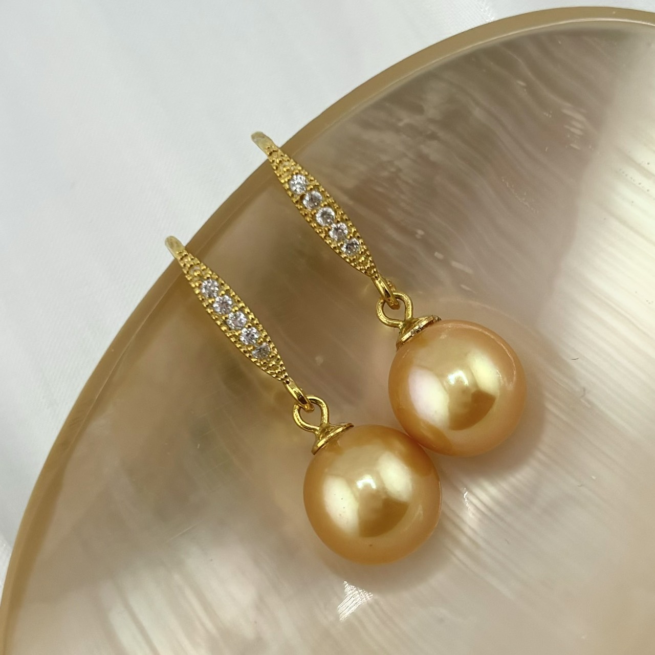 Bông Tai Bạc s925 Mạ Vàng Thật 18K Đính Ngọc Trai 9-10mm Hạt Tròn Đẹp Grade AAA MADAME HIEN PEARLS BMVBTT010V