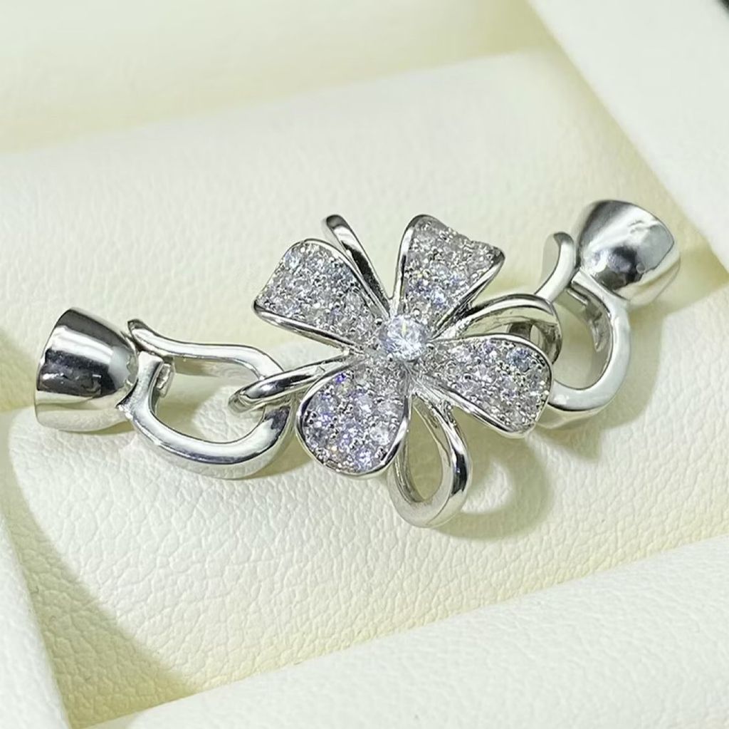 Khóa Cài Mặt Dây Chuyền Hình Hoa 4 Cánh Đính Đá Zircon Mạ Vàng 14K PKKC001B