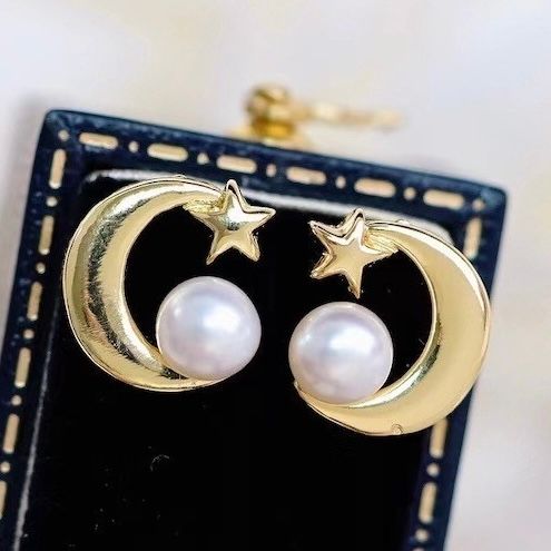 Bông Tai Ngọc Trai Tự Nhiên Kiểu Trăng Khuyết MADAME HIEN PEARLS Cho Nữ BTN029