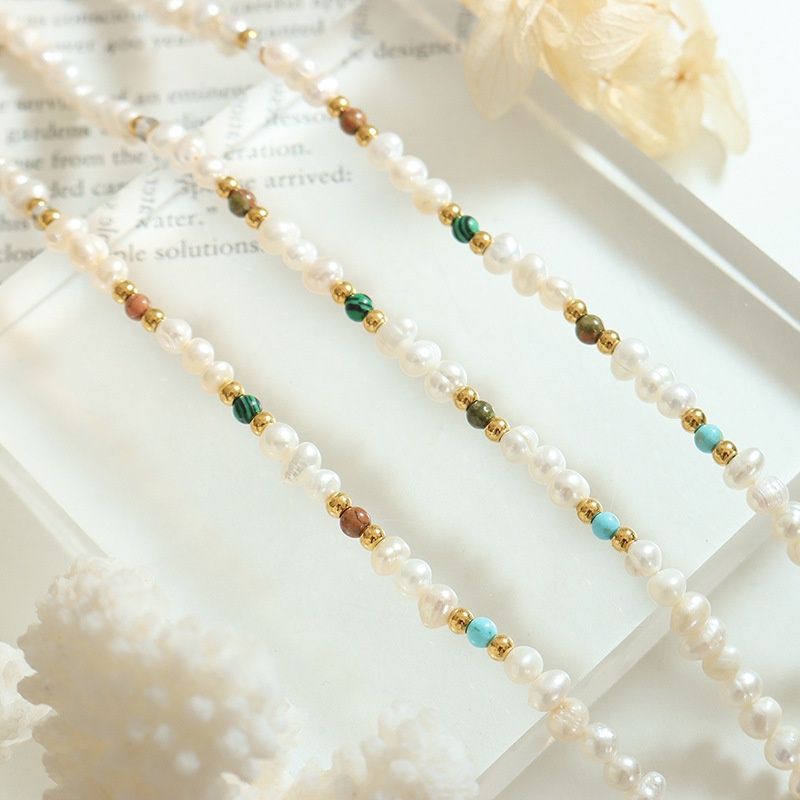 Vòng Tay Ngọc Trai Tự Nhiên Khoá Thép Titan Mạ Vàng Phong Cách Bohemian MADAME HIEN PEARLS VTT078