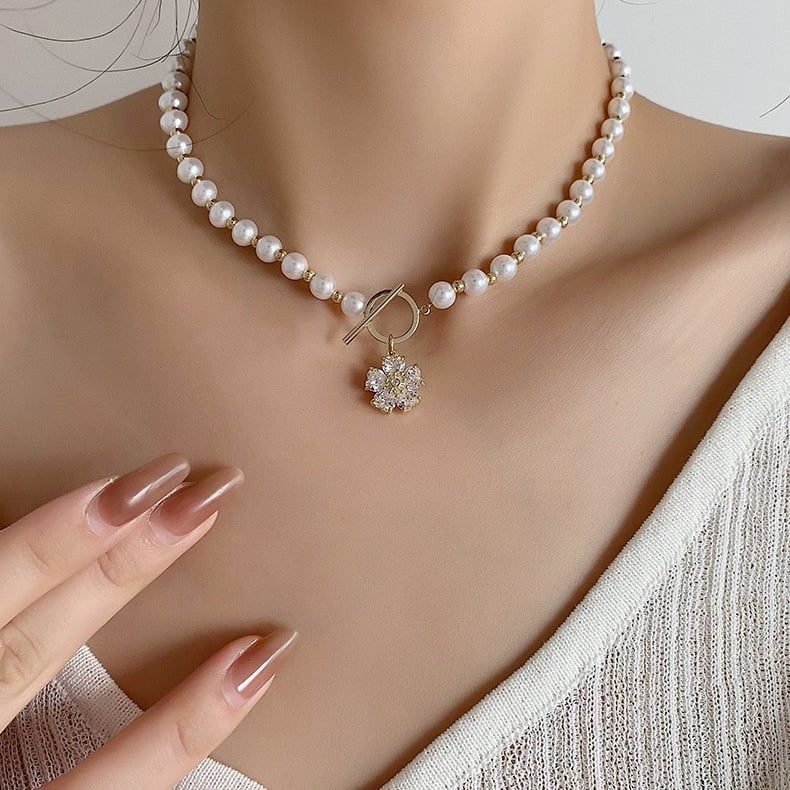 Vòng Cổ Ngọc Trai Khoá OT Hoa Đá Zircon 5 Cánh Tươi Mới MADAME HIEN PEARLS Cho Nữ CT003