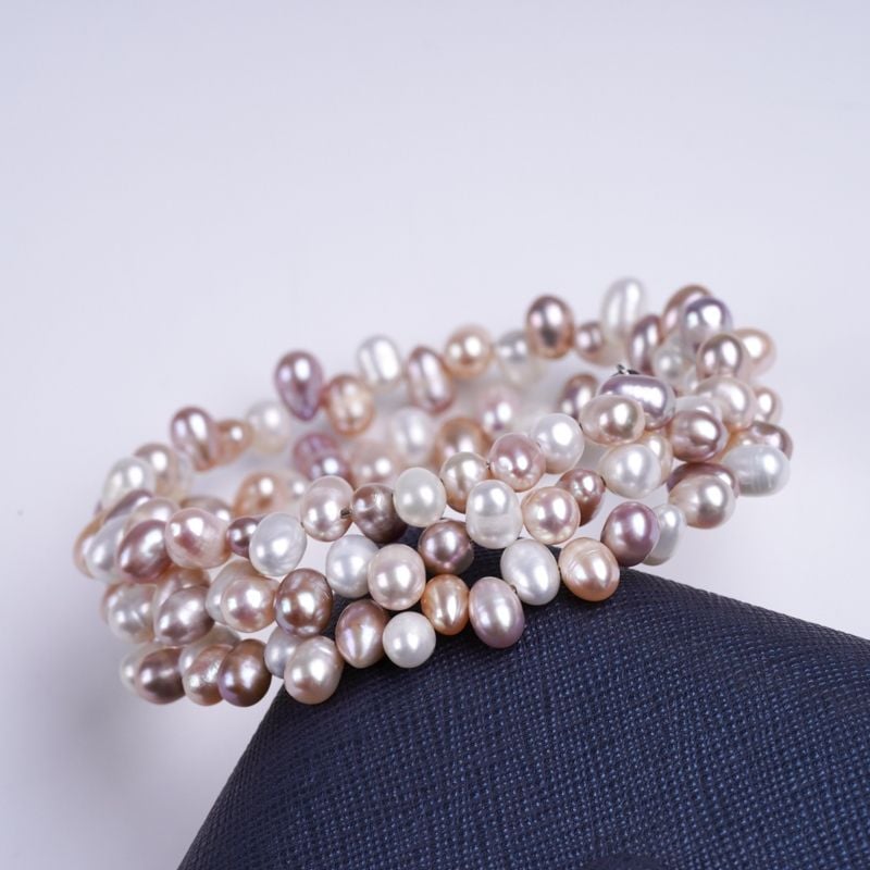 Vòng Tay Ngọc Trai Hạt Baroque Dạng Còng Cứng 3 Lớp Nhiều Màu Sắc MADAME HIEN PEARLS Cho Nữ VTB071