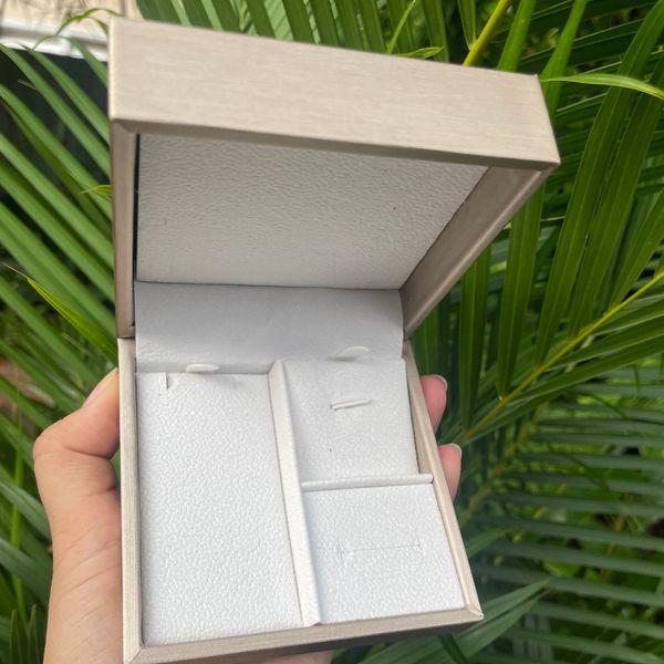 Hộp Da PU Đựng Bộ Nữ Trang MADAME HIEN PEARLS Sang Trọng 9cm x 9cm x 4cm PKG029