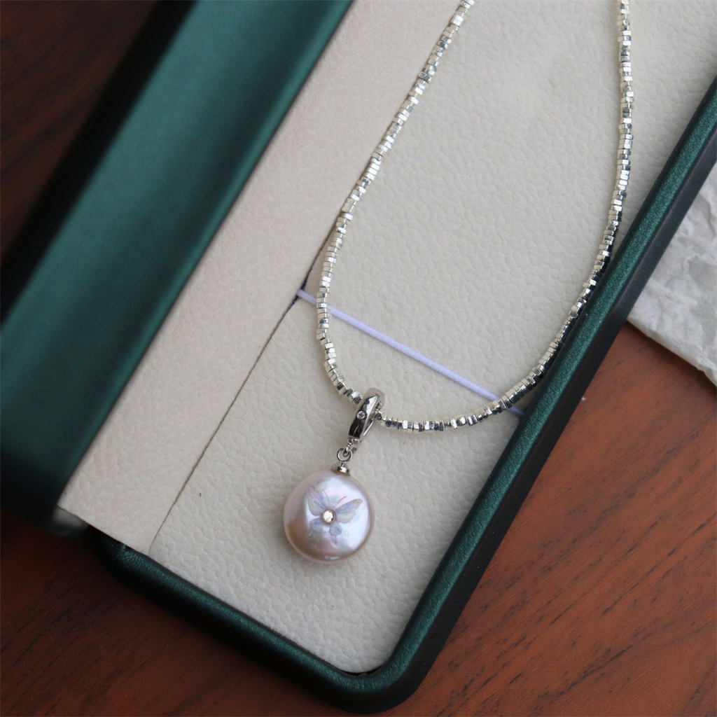 Vòng Cổ Mặt Dây Chuyền Mặt Ngọc Trai Tự Nhiên Baroque In Hình Bướm MADAME HIEN PEARLS MB027