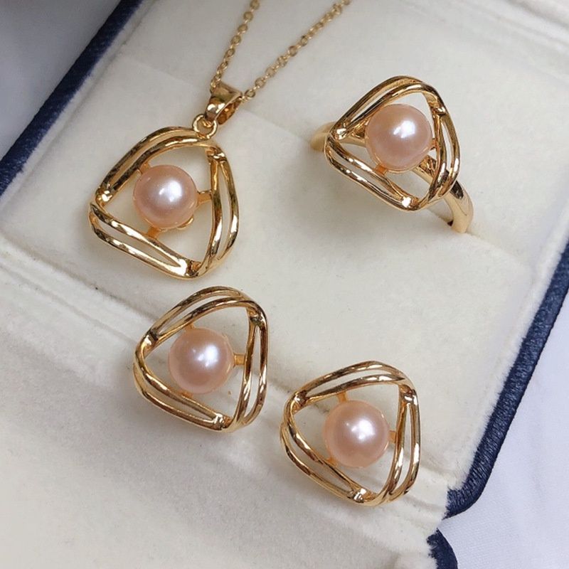 Bộ Set Nữ Trang Vòng cổ, Nhẫn Và Bông Tai Mạ Vàng Đính Ngọc Trai Nuôi Tự Nhiên cao cấp Bộ trang sức vòng đôi tam giác đơn giản sang trọng SP213