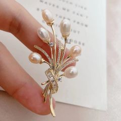 Ghim Cài Áo Ngọc Trai Tự Nhiên Hạt Xoài Kiểu 6 Quả Bóng Bay MADAME HIEN PEARLS Cho Nữ PKC034