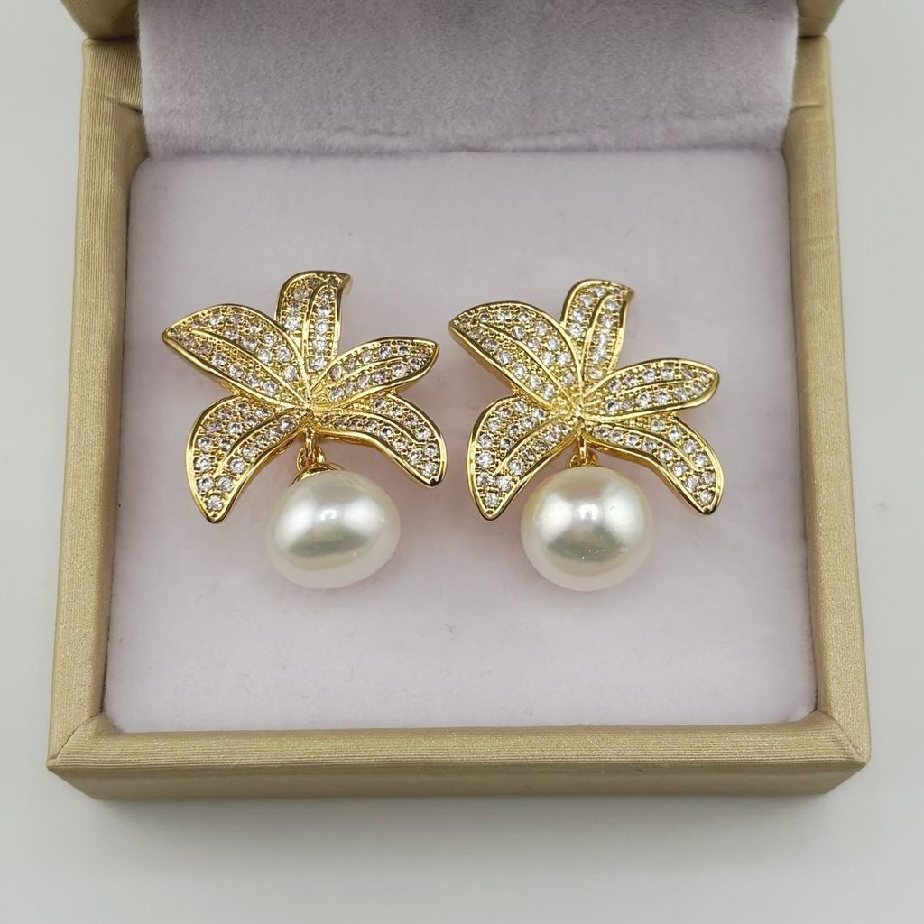 Bông Tai Ngọc Trai Tự Nhiên Mặt Hoa Ly Khung Vàng  Đính Đá Zircon MADAME HIEN PEARLS Cho Nữ BTN191V