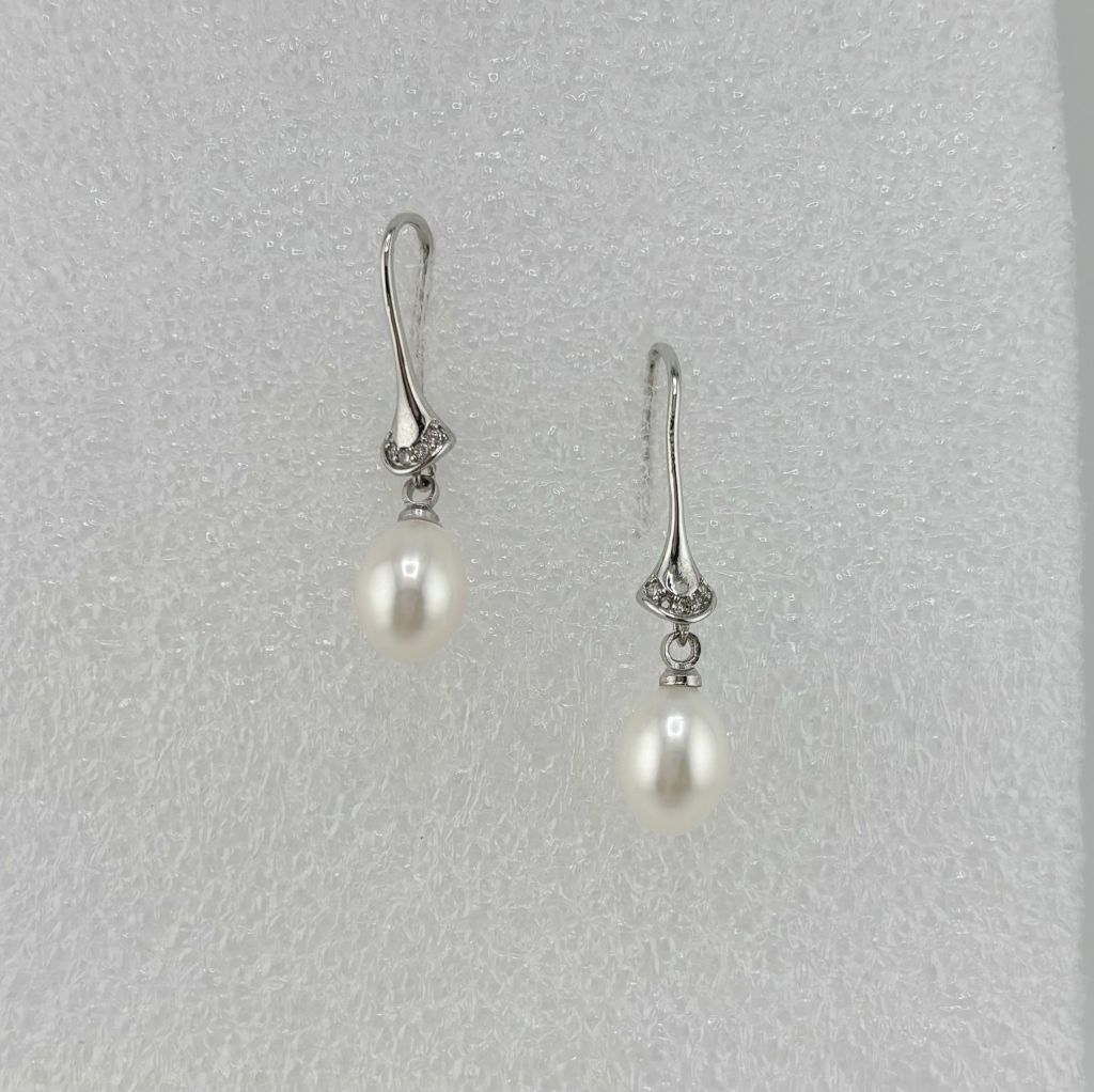 Bông Tai Ngọc Trai Tự Nhiên Móc Câu Chân Móc Hoạ Tiết Tính Đá Zircon MADAME HIEN PEARLS BTG072