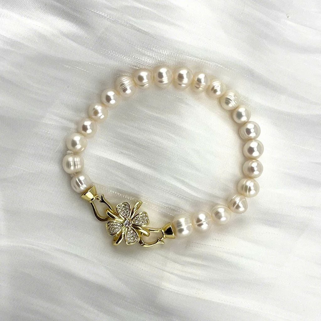 Vòng Tay Ngọc Trai Trắng Tự Nhiên 8-9mm Mặt Hoa 4 Cánh Camellia MADAME HIEN PEARLS Sang Trọng Cho Nữ VTT095TR