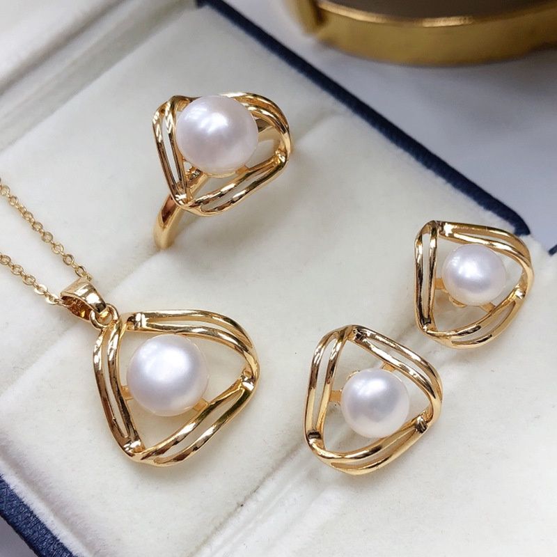Bộ Set Nữ Trang Vòng cổ, Nhẫn Và Bông Tai Mạ Vàng Đính Ngọc Trai Nuôi Tự Nhiên cao cấp Bộ trang sức vòng đôi tam giác đơn giản sang trọng