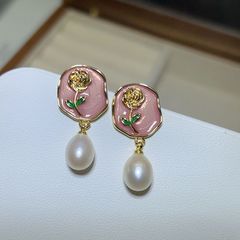 Designer Jewelry Bông Tai Kim Bạc s925 Mặt Tranh Sơn Dầu Hoa Hồng Vàng Kim Nghệ Thuật Đính Tua Rua Ngọc Trai Tự Nhiên MADAME HIEN PEARLS BTG105
