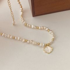 Vòng Cổ Ngọc Trai Hạt Baroque Phối Điểm Hạt Kim Loại Mặt Vỏ Sò Tươi Tắn Fritillaria Cloud MADAME HIEN PEARLS CB030