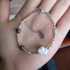 Vòng Tay Cham Bạc Li Ti Phối Ngọc Trai Đen Và Mặt Ngọc Trai Tự Nhiên Baroque Ngôi Sao MADAME HIEN PEARLS VTB055