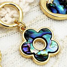 Chốt Khoá Mặt Vòng cổ Hoặc Vòng Tay Mạ Vàng 14k Hình Cỏ 4 Lá Xà Cừ Màu Bàu Ngư May Mắn MADAME HIEN PEARLS PKKC008