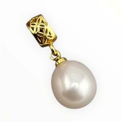 Dây Chuyền Mặt Hạt Ngọc Trai Tự Nhiên Đơn Giản Mặt Dát Hoa Văn Đơn Giản Sang Trọng MADAME HIEN PEARLS MG037