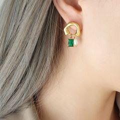 Bông Tai Titan Mạ Vàng Đính Ngọc Trai Và Đá Pha Lê Phối Tua Rua Độc Đáo Thời Trang MADAME HIEN PEARLS BTG083